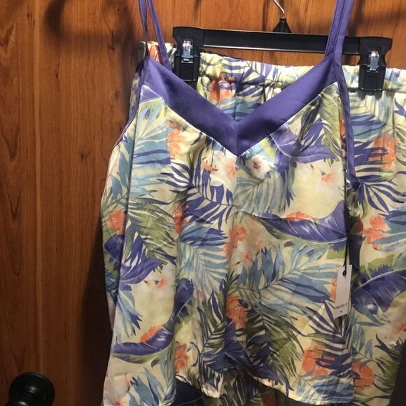 NWT. Forever 21 Brand Women’s Pajama Set Size Medium - Picture 5 of 12